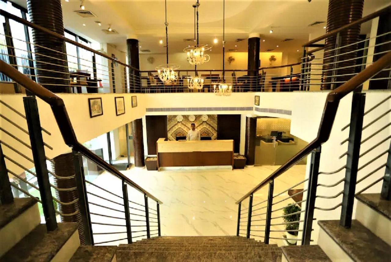 Hotel Arch International New Delhi Exterior photo