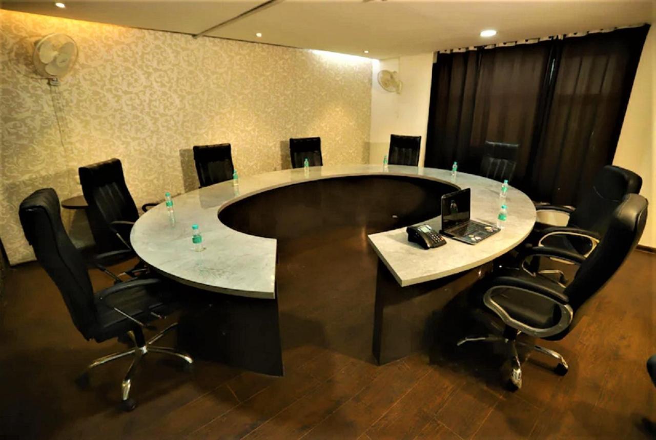 Hotel Arch International New Delhi Exterior photo