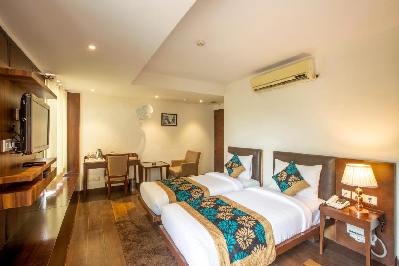 Hotel Arch International New Delhi Exterior photo
